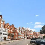 Sg, Elegant Knightsbridge Apartment By Harrods