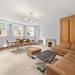 Sg, Elegant Knightsbridge Apartment By Harrods