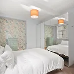 Sg, Elegant Knightsbridge Apartment By Harrods